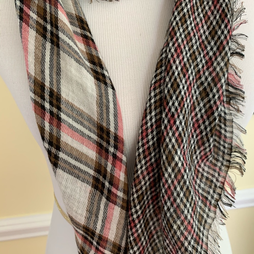 NWOT JILL SCARF!